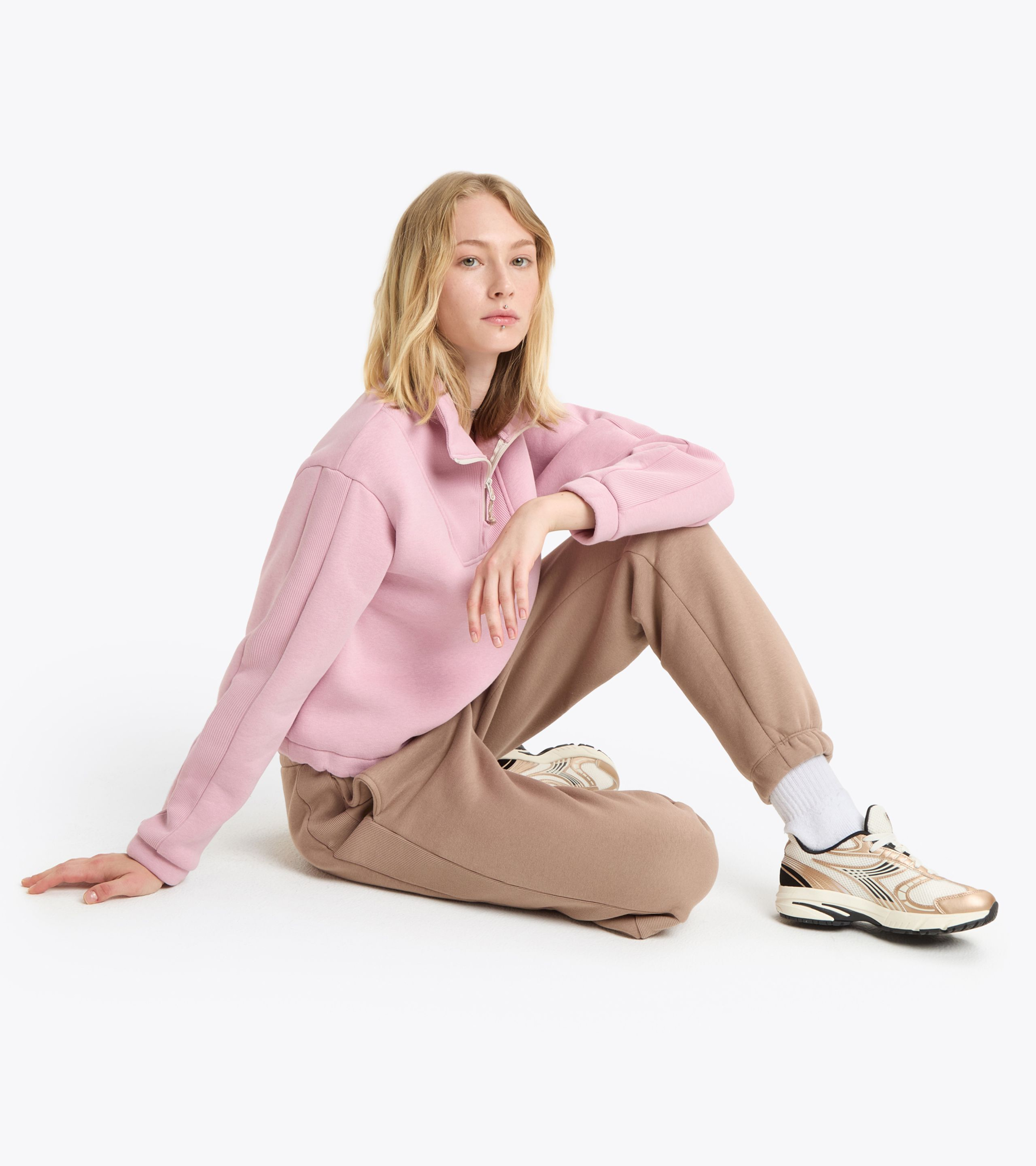 FELPA DA DONNA DIADORA 1 2 ZIP ATH LOGO PINK NECTAR 502.180999 50204 Tecnica Sport
